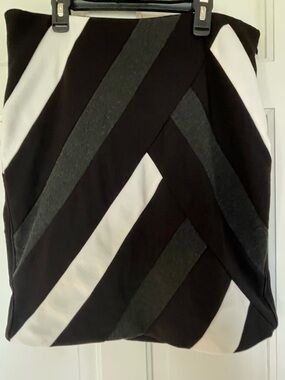 White House Black Market Black, White & Gray Diagonal Panel Pencil Skirt